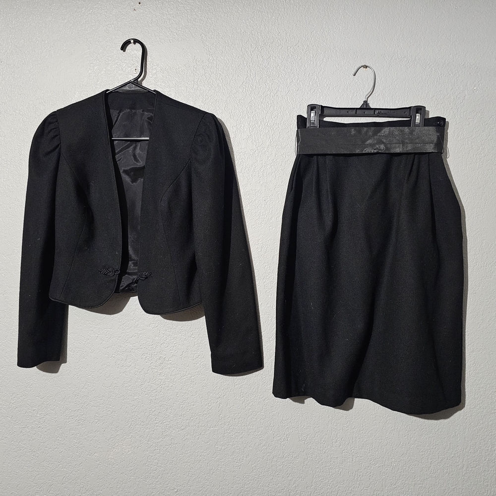 100% Wool Black Knee-Length Pencil Skirt And Jacket Set for Work Or Play